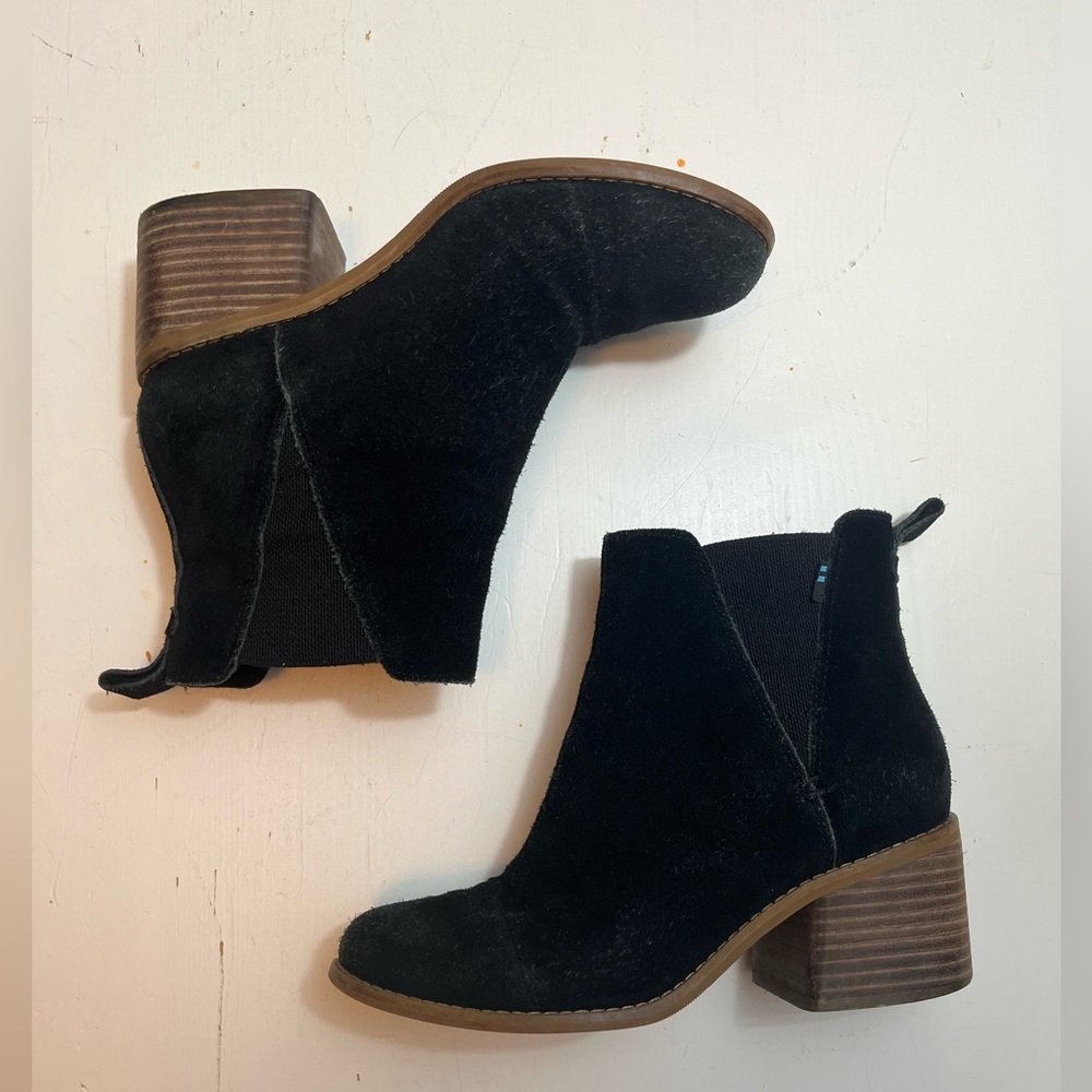 TOMS Black Suede Ankle Booties - Size 5